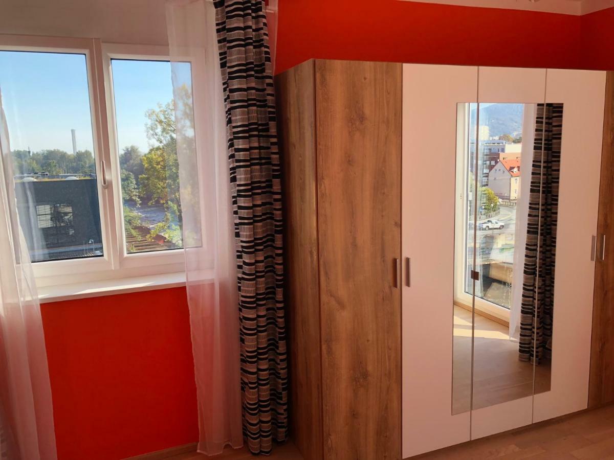 Kmheim, Cozy 103M2 Apartment, With 3 Bedroom And Covered Free Parking Place, Close To City Center Graz Eksteriør billede