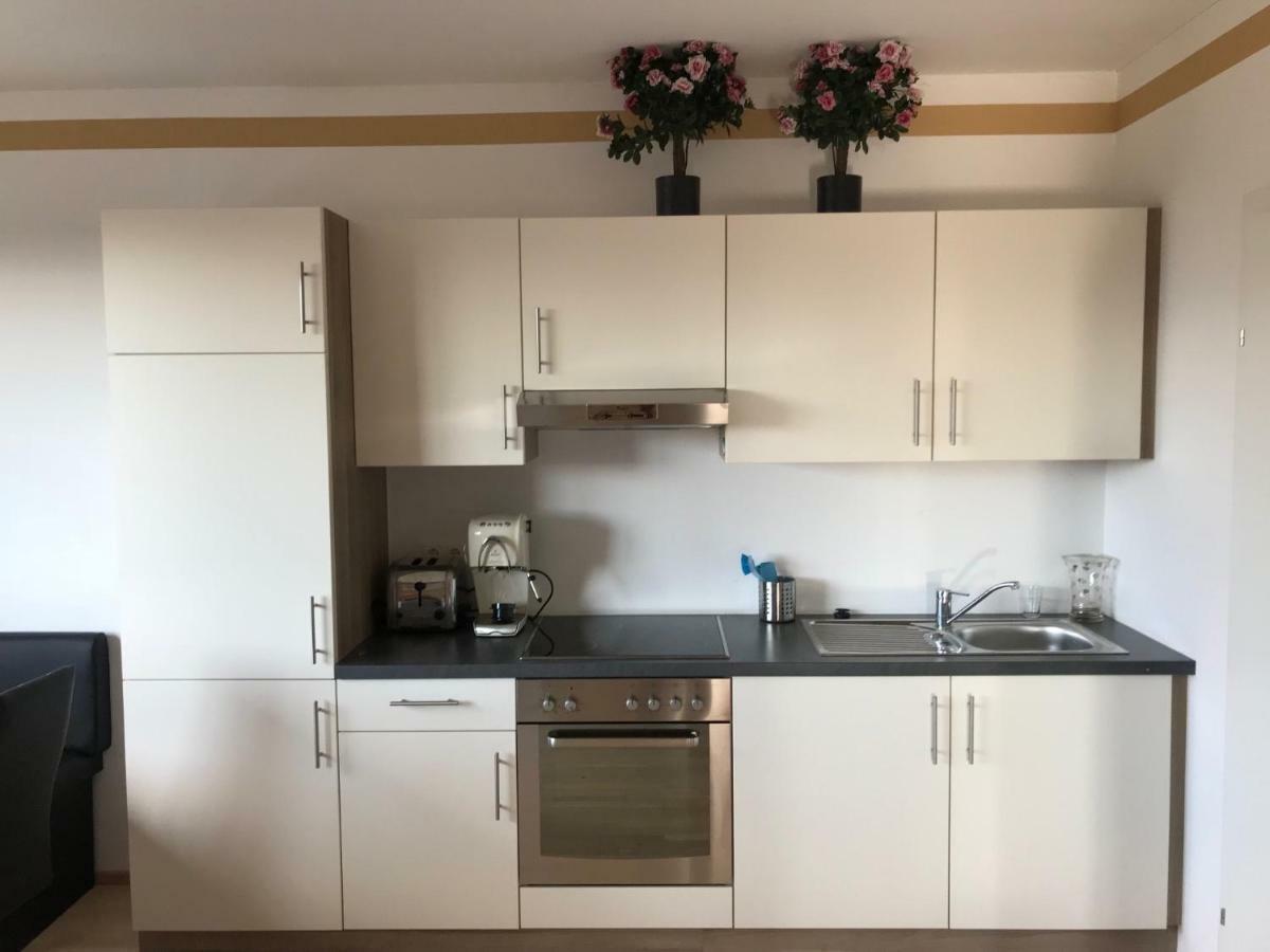 Kmheim, Cozy 103M2 Apartment, With 3 Bedroom And Covered Free Parking Place, Close To City Center Graz Eksteriør billede